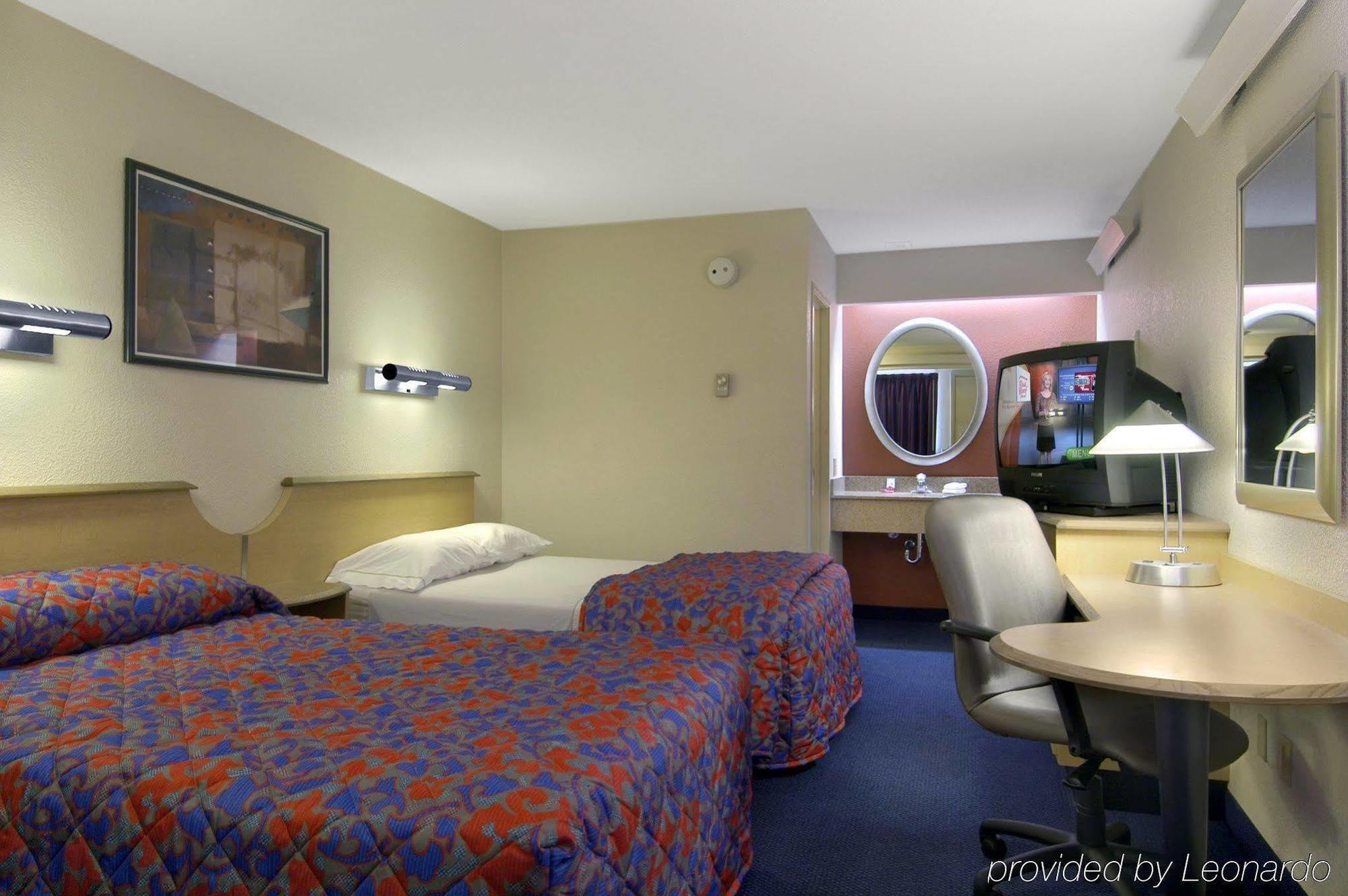 Red Roof Inn Detroit/Southfield Room photo